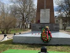 Великий Новгород, Обелиск, посвященный памяти Героев Советского Союза И.С.Герасименко, А.С.Красилова, Л.А.Черемнова