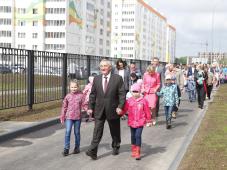 10 июня 2017 г. Великий Новгород празднует свой 1158-й год рождения. День города. &quot;Подарок городу&quot; - праздник на территории школы № 36 им.Г.Р.Державина. Фото Игоря Белова