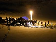 В ночь с 18 на 19 января 2016 г. Великий Новгород. Крещенские купания на берегу реки Волхов на Софийской набережной. Фото Игоря Белова, из архива отдела - пресс-центра администрации Великого Новгорода