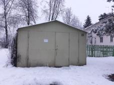11 декабря 2017 г. Великий Новгород, пер.Знаменский, д. 7. Ведётся розыск владельца металлического гаража. Фото предоставлено комитетом архитектуры и градостроительства Администрации Великого Новгорода