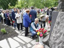 10 июня 2017 г. Великий Новгород празднует свой 1158-й год рождения. День города. Торжественная церемония открытия бюста новгородского писателя, Почетного гражданина Великого Новгорода Д.М. Балашова. Фото Игоря Белова