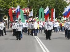 0 июня 2017 г. Великий Новгород празднует свое 1158-летие. День города. Торжественное открытие праздника. В кадре - за трибуной мэр Юрий Бобрышев. Фото Игоря Белова