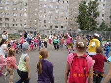 8 июня 2017 г. Великий Новгород. Детский спортивный праздник в Западном жилом районе. Фото предоставлено отделом-центром по работе с населением по месту жительства «Нехинский»