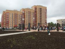 27 мая 2022г. Великий Новгород, качели в парке Юности. Фотография управления по работе со СМИ