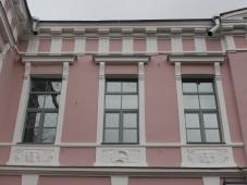13 октября 2021г., Великий Новгород, Комплекс зданий Путевого дворца: главный дом (Городской Центр культуры и досуга им.Н.Г. Васильева). Ремонтно-восстановительные работы. Фотография управления по работе со СМИ