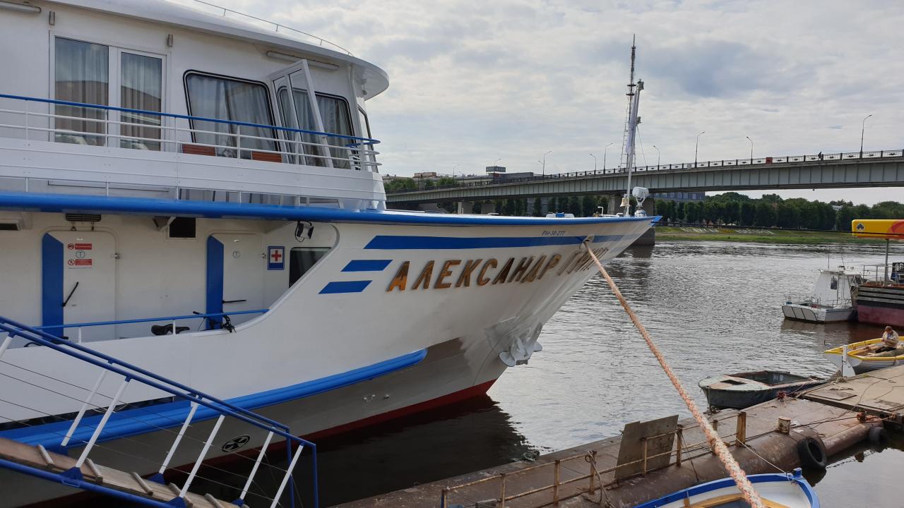 Великий Новгород теплоход Александр Грин