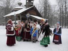 Святки в Витославлицах. Фото © https://yandex.ru/images