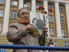 9 мая 2022г. Великий Новгород. Шествие участников Всероссийской акции «Бессмертный полк». Фотография управления по работе со СМИ