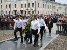 10 июня 2017 г. Великий Новгород празднует свое 1158-летие. День города. Церемония возложения &quot;Букета тысячи цветов&quot; к памятнику &quot;Тысячелетие России&quot;. Фото Игоря Белова