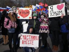 18 марта 2016 г. Великий Новгород, пл. Победы-Софийская. Митинг-концерт «Россия – Крым – единство!». Фото из архива управления по работе со СМИ администрации Великого Новгорода