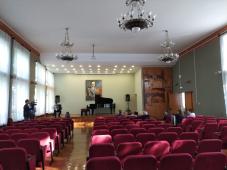 15 сентября 2020 г. Великий Новгород, Большая Московская ул., д.7. Мэр Сергей Бусурин посмотрел, как осваивают новые музыкальные инструменты, приобретенные в прошлом году по нацпроекту. Фото управления по работе со СМИ