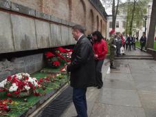 7 мая 2019 г. Великий Новгород. Торжественная церемония зажжения факела от &quot;Вечного Огня Славы&quot;. Фото Ольги Ивановой