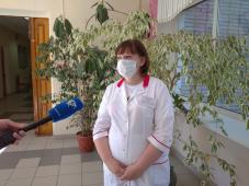 17 июня 2021 г. Великий Новгород, Новолучанская ул., д. 17. В гимназии № 2 прошли вакцинацию против новой короновирусной инфекции (первый этап) сотрудники общеобразовательных и дошкольных учреждений. Фото управления по работе со СМИ