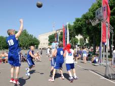 12 июня 2011 г. Великий Новгород. День города. Уличный баскетбол. Фото из архива отдела - пресс-центра Администрации Великого Новгорода