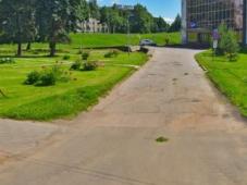 Великий Новгород. В 2023 году по ПРП &quot;Дорога к дому&quot; отремонтируют местный проезд 1 в квартале 123 Псковского района Великого Новгорода (между сквером Культуры и МАУК &quot;Дворец культуры и молодежи &quot;ГОРОД&quot;, по Псковской ул., д. 3, вдоль вала Окольного города)