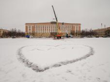4 декабря 2018 г. Великий Новгород, пл. Победы-Софийская. Установка новогодней искусственной ели. Фото Анны Костецкой